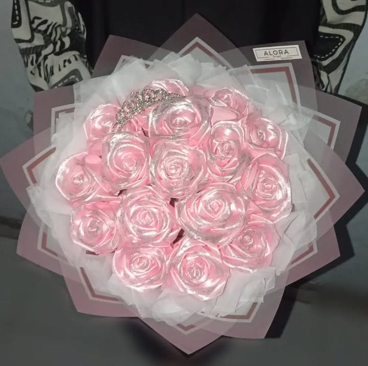 BUKET BUNGA SATIN GLITER